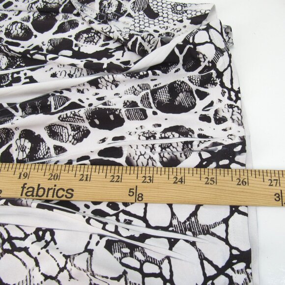 Unity World Wear Women's Black & White Blouse w/Floral Cut Out On Back Size XL - Picture 8 of 10